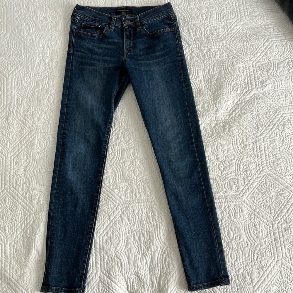 Banana Republic skinny jeans, stretch material. Mid rise